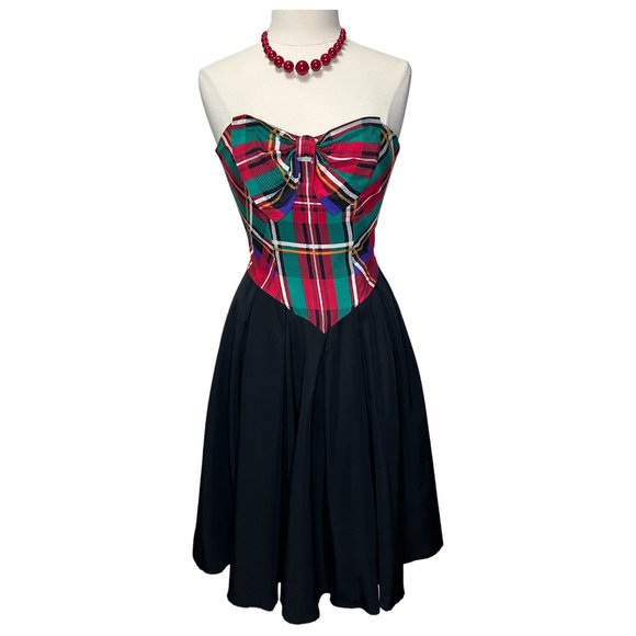 PG Collections Dresses & Skirts - Vintage black and plaid party dress